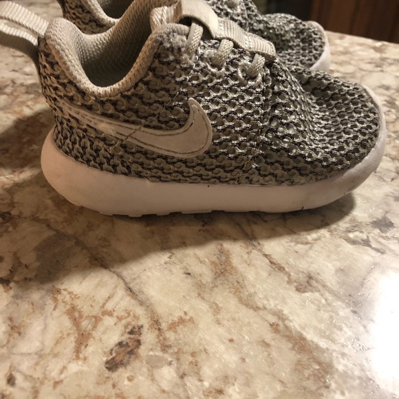 Nike infant shoes - Picture 2 of 3